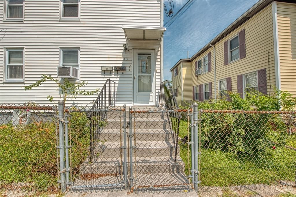 43 Huntington Street Brockton — Photo 4 of 22