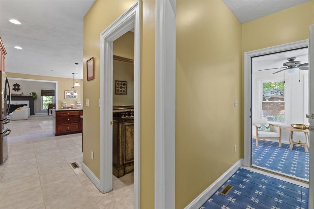 8 Karen Ln Milford — Photo 17 of 41