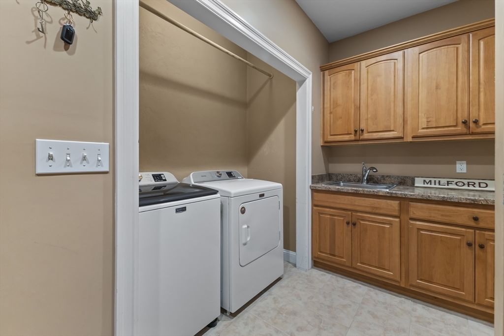 8 Karen Ln Milford — Photo 19 of 41