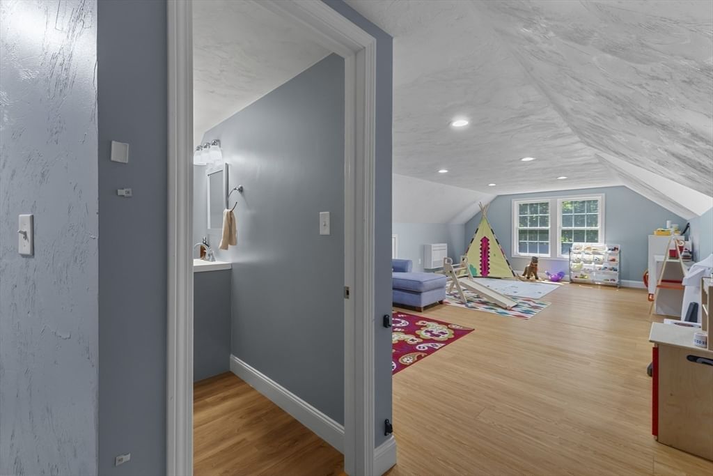 8 Karen Ln Milford — Photo 31 of 41