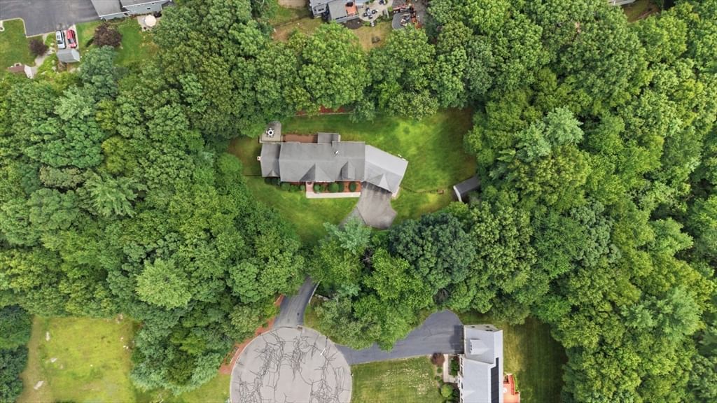 8 Karen Ln Milford — Photo 40 of 41
