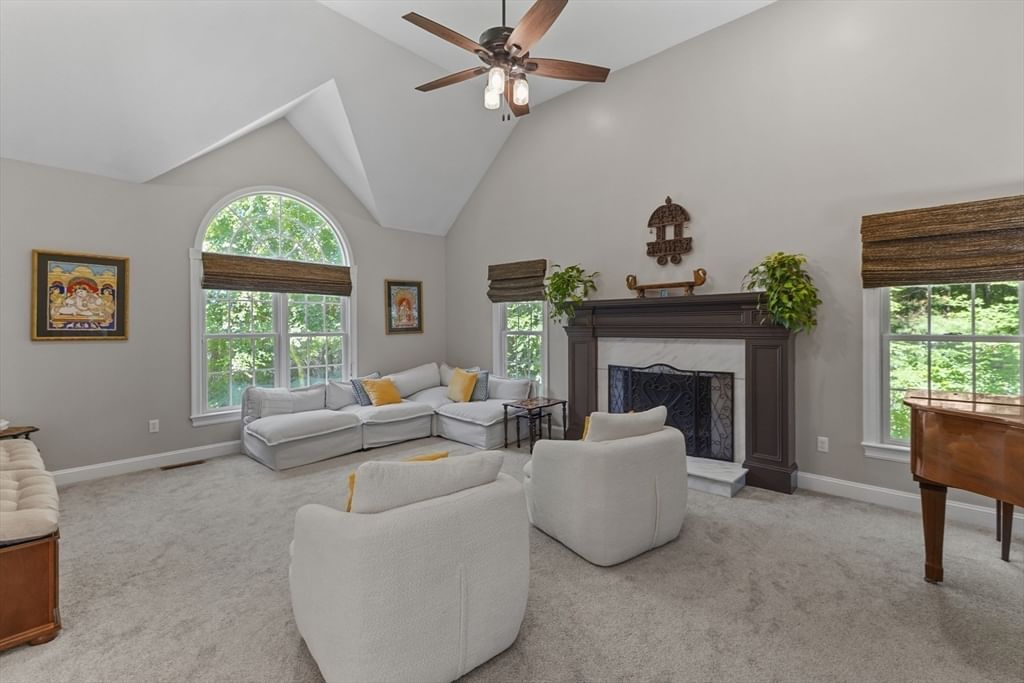 8 Karen Ln Milford — Photo 9 of 41