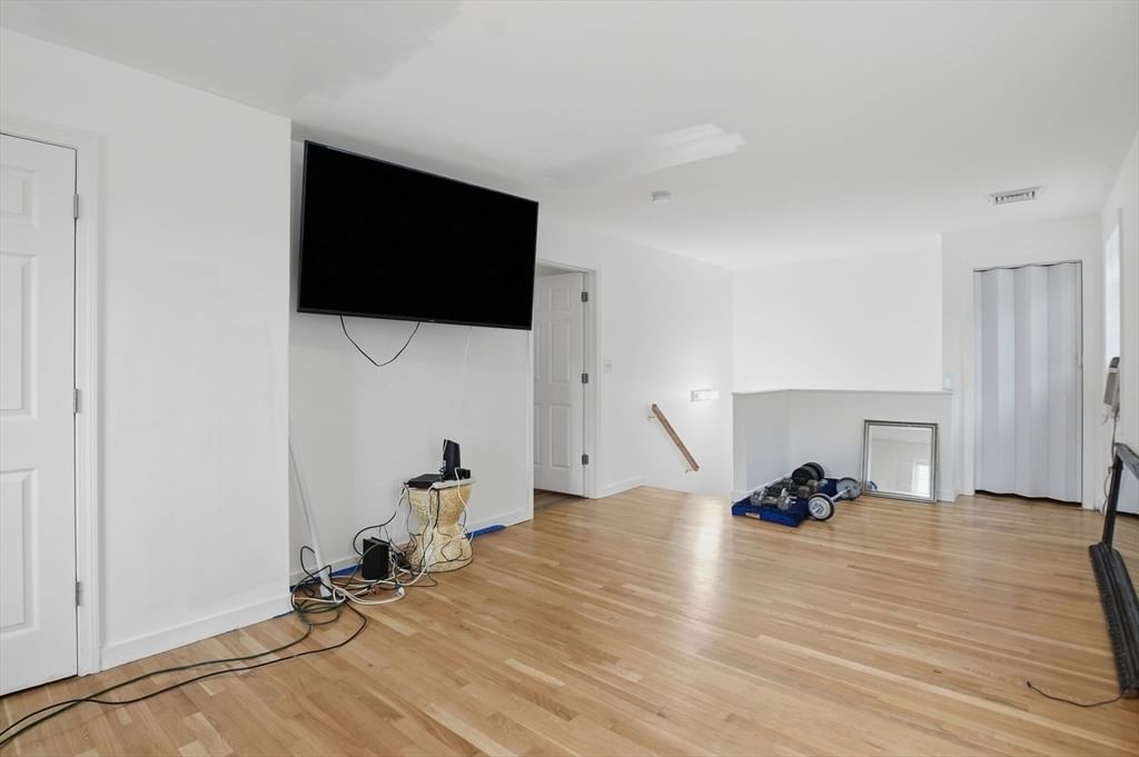 47 Pine Hill Road Worcester — Photo 16 of 38