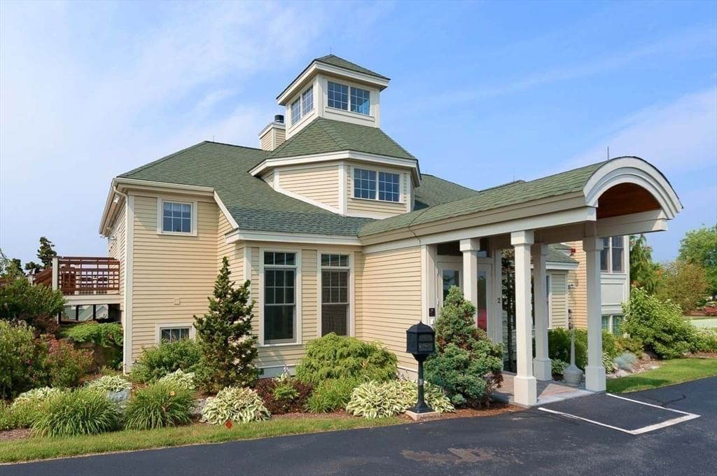 69 Carriage Hill Circle #69 Southborough — Photo 33 of 40