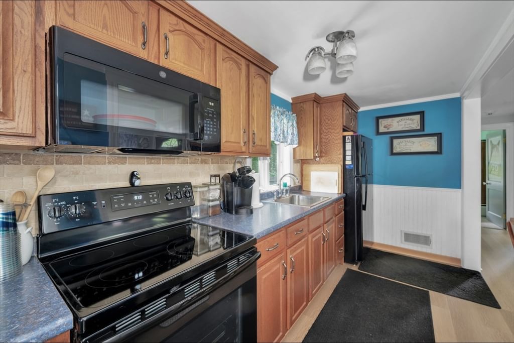73 Green St, Abington, MA 02351 photo 2