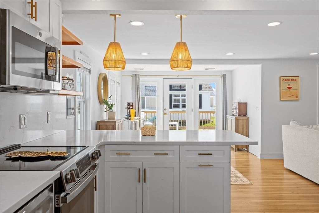 49 Freeman Ave Sandwich — Photo 4 of 41