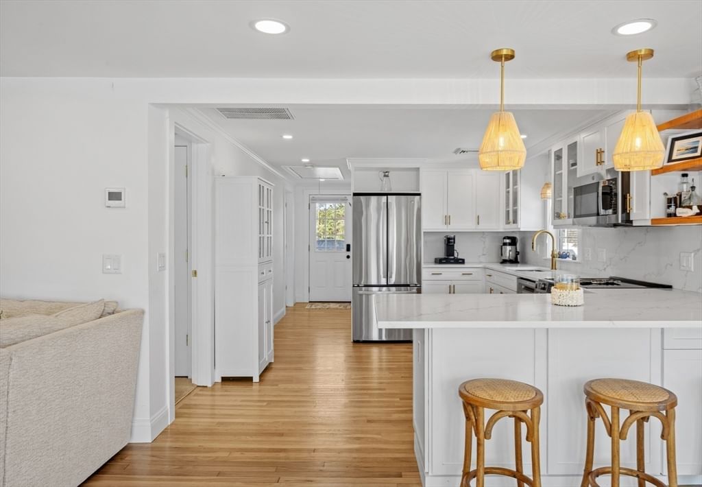 49 Freeman Ave Sandwich — Photo 8 of 41