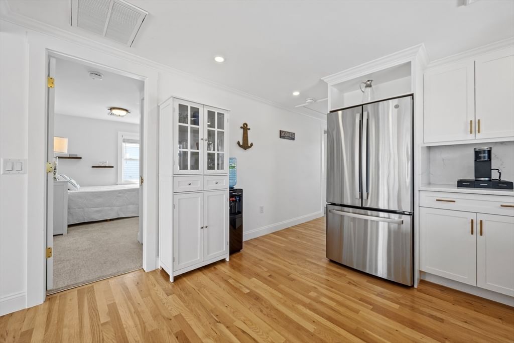 49 Freeman Ave Sandwich — Photo 9 of 41