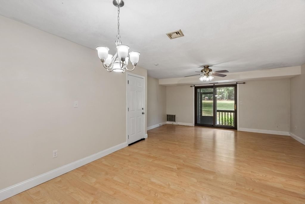 10 Village Ln #4 Tyngsborough — Photo 6 of 24