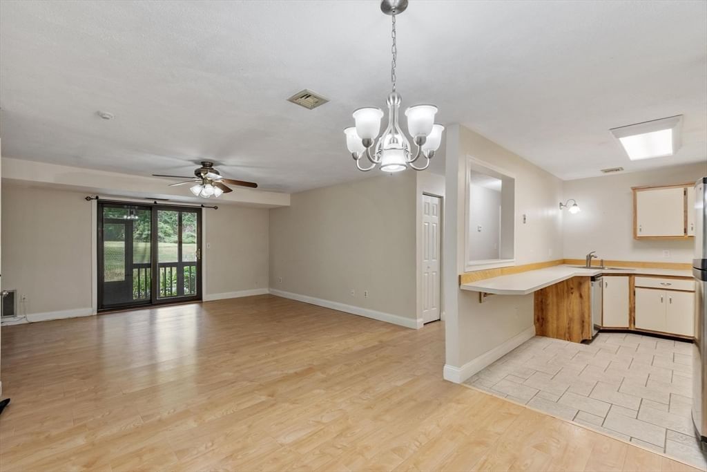 10 Village Ln #4 Tyngsborough — Photo 9 of 24