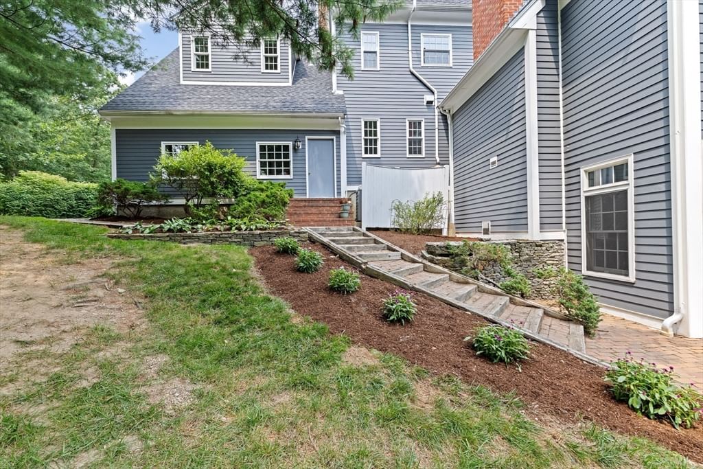 105 East St Hingham — Photo 34 of 37