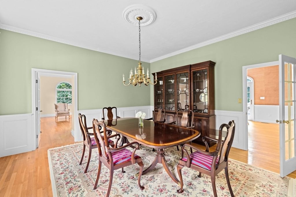 105 East St Hingham — Photo 9 of 37