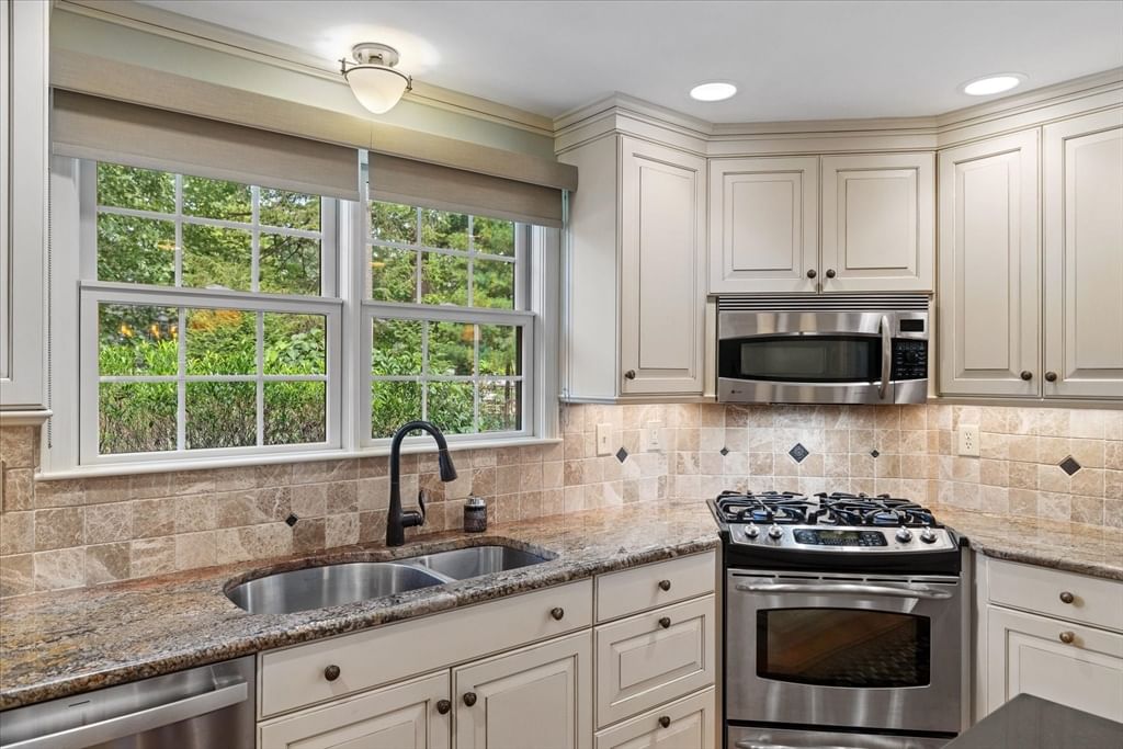 33 Pine Arden Dr West Boylston — Photo 13 of 42