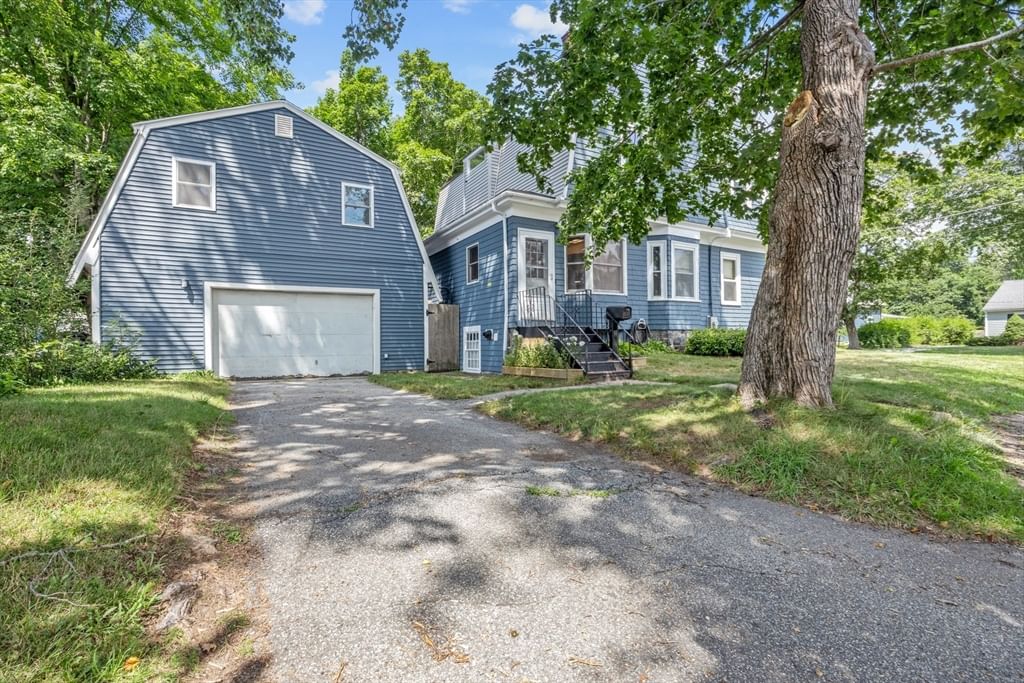 140 Pleasant St Whitman — Photo 4 of 42