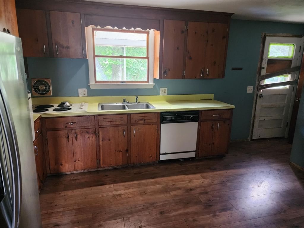 267 Morgan Rd West Springfield — Photo 5 of 13