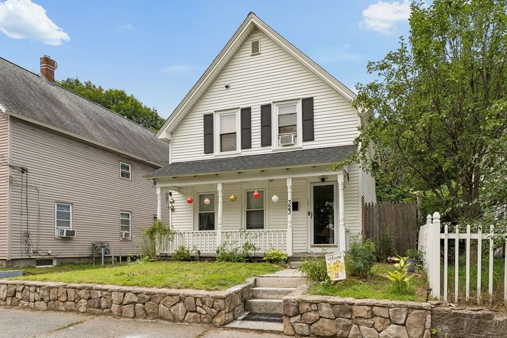 323 Rollstone St Fitchburg — Photo 2 of 37