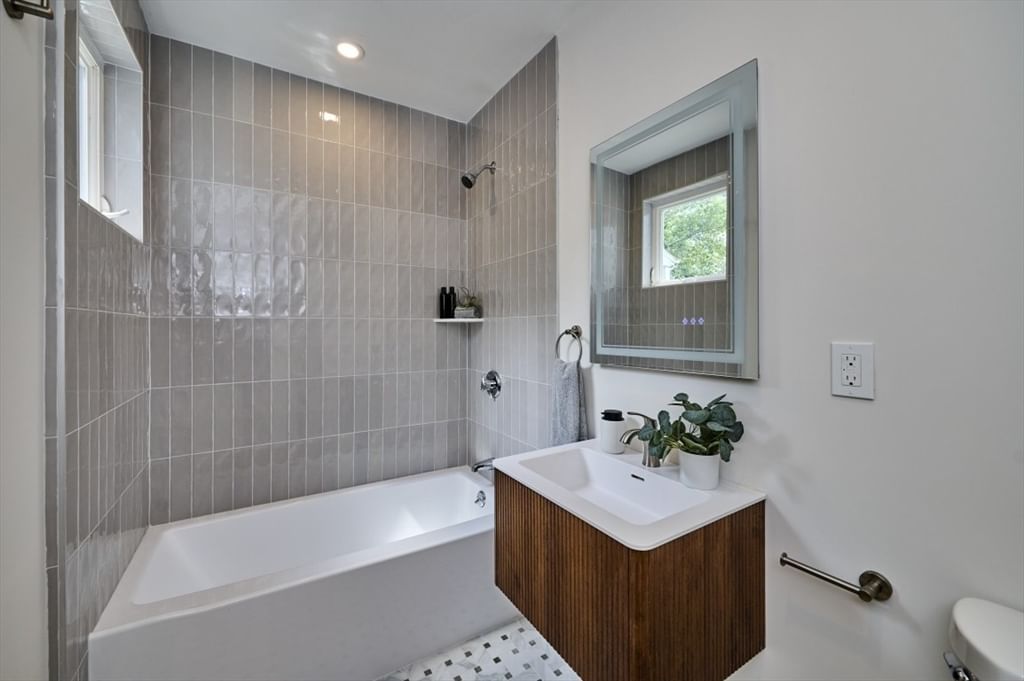 17 Macarthur Street Somerville — Photo 5 of 28