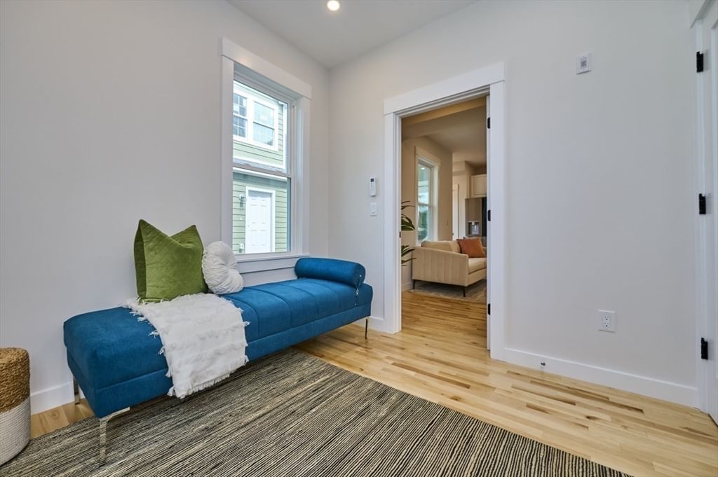 17 Macarthur Street Somerville — Photo 7 of 28