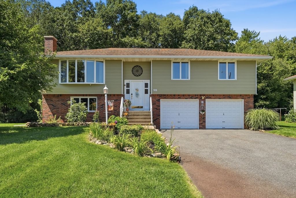 Property at 98 Mclean Parkway, Ludlow, MA 01056
