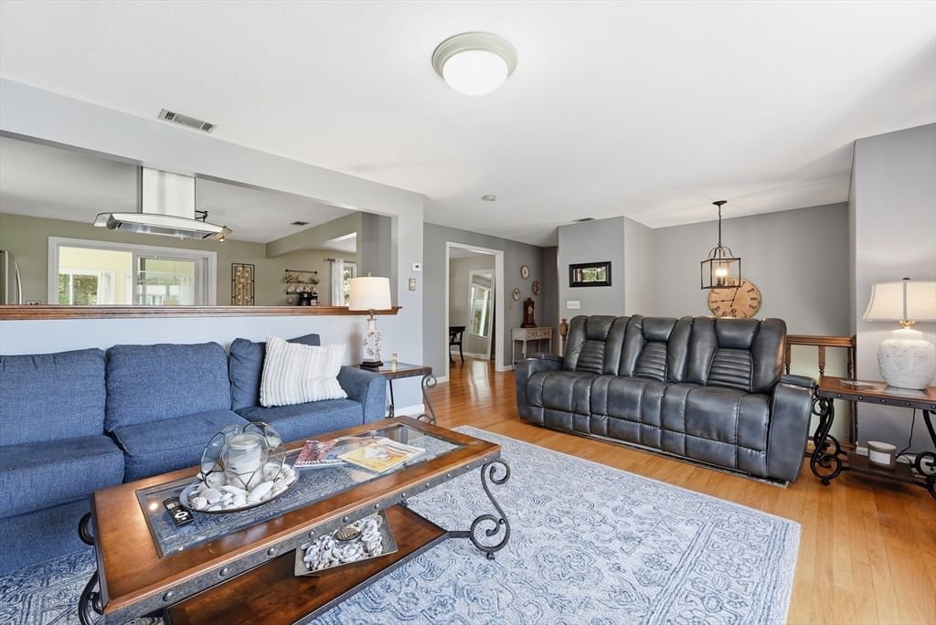 98 Mclean Parkway Ludlow — Photo 10 of 40