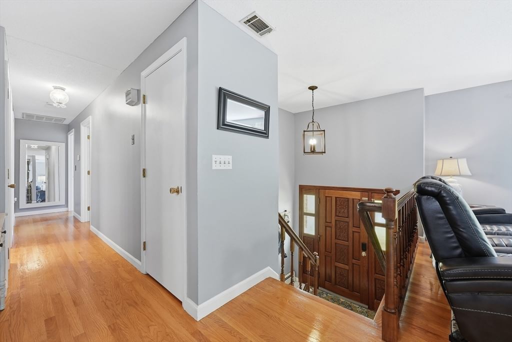 98 Mclean Parkway Ludlow — Photo 11 of 40