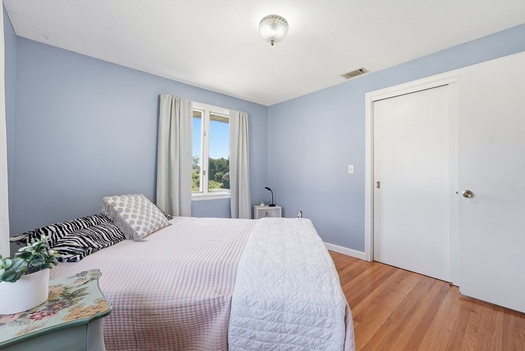 98 Mclean Parkway Ludlow — Photo 17 of 40