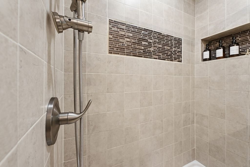 98 Mclean Parkway Ludlow — Photo 20 of 40