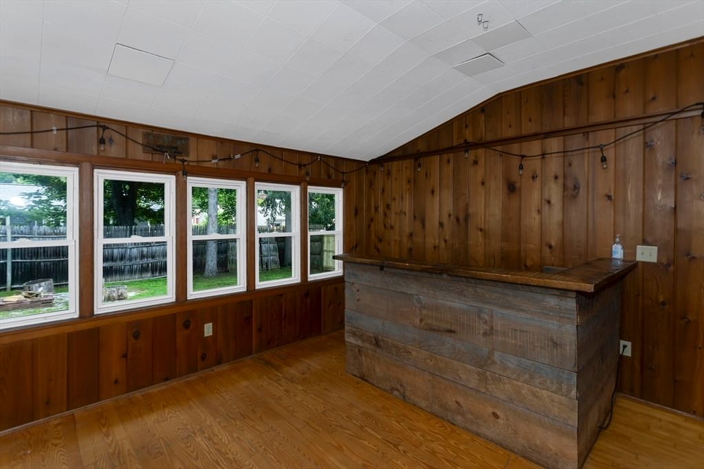 155 Old Farm Rd Springfield — Photo 16 of 33
