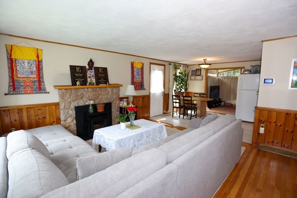 116 Pond St Billerica — Photo 8 of 34