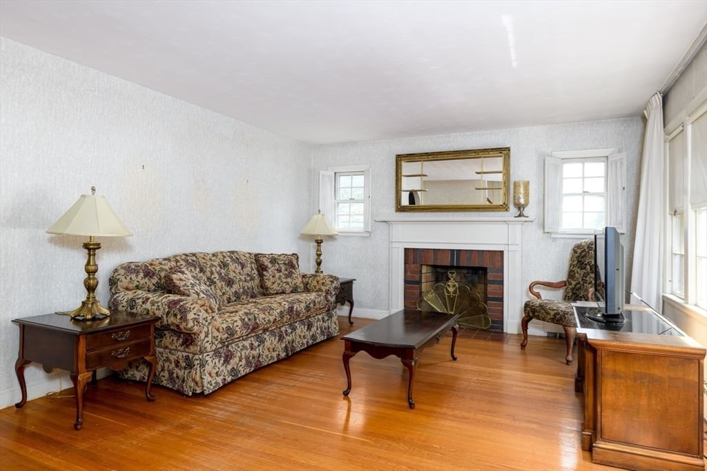 44 Zenith Drive Worcester — Photo 4 of 24