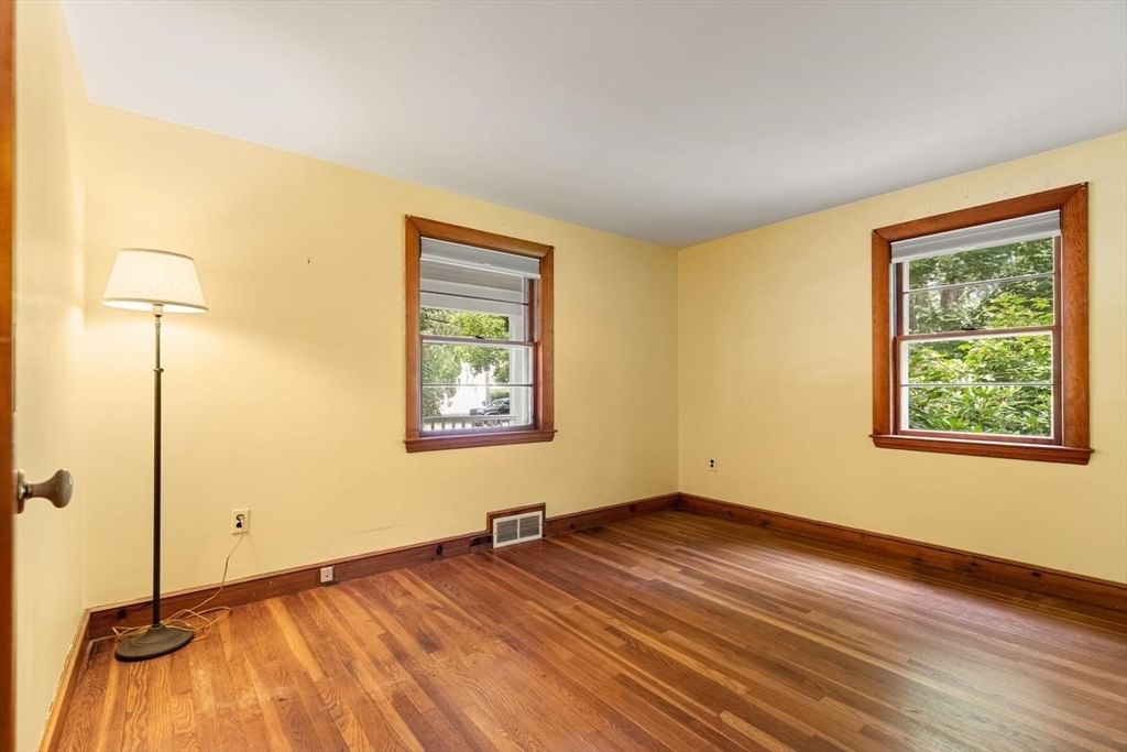 75 Lexington St, Burlington, MA 01803 photo 4
