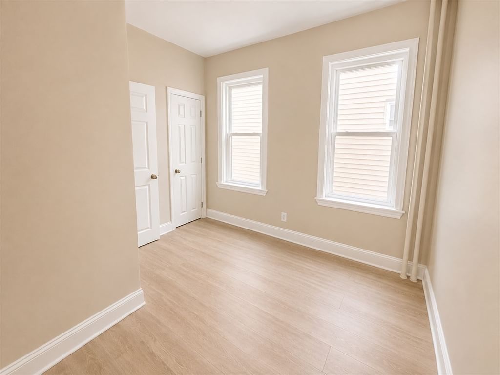 22 Fernboro St Boston — Photo 7 of 25