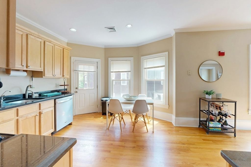 561 Broadway #A2 Somerville — Photo 2 of 30