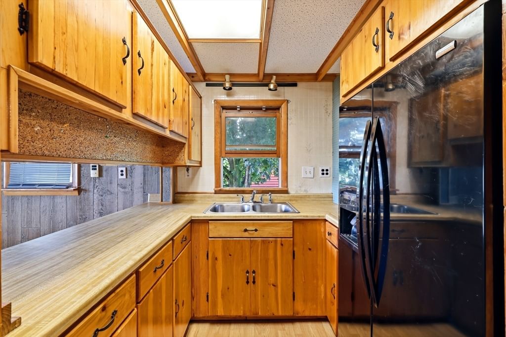 118 Blanchwood Ave Chicopee — Photo 10 of 32