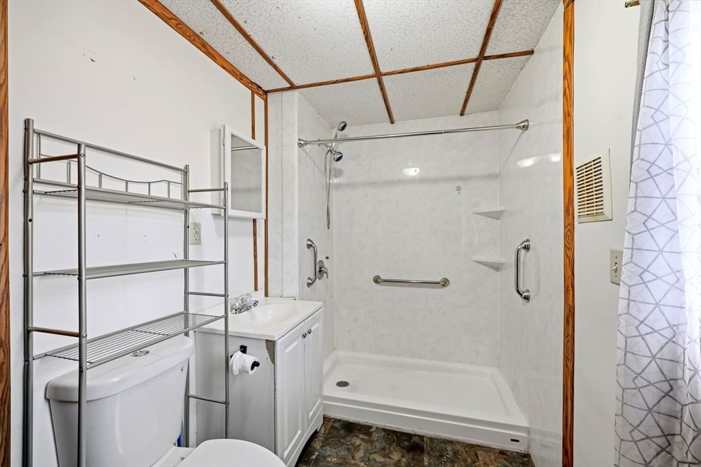 118 Blanchwood Ave Chicopee — Photo 13 of 32