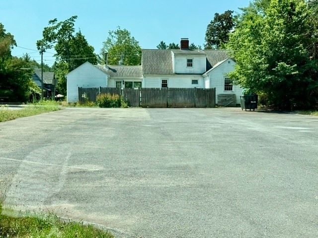 204 Main St Hanson — Photo 2 of 33