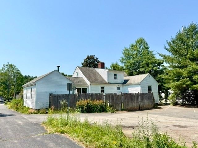 204 Main St Hanson — Photo 3 of 33