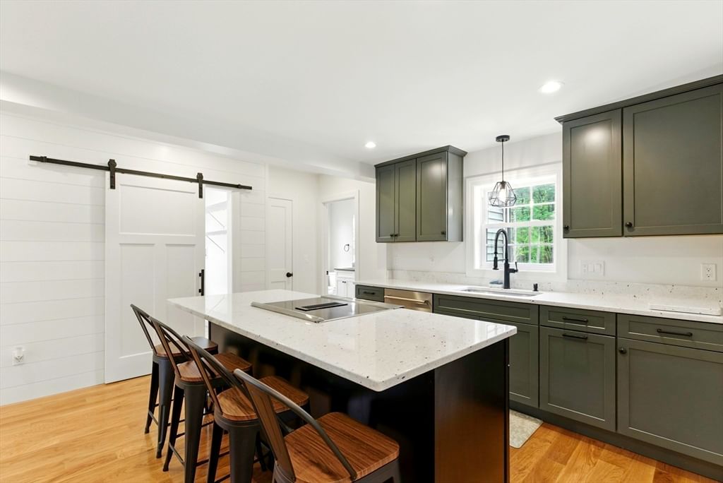 267 South Main Street Hopedale — Photo 7 of 40