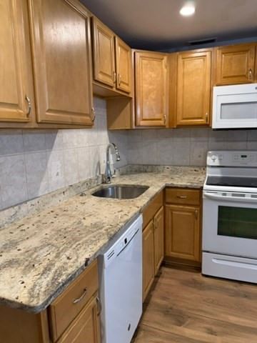 41 Spencer Rd #32G Boxborough — Photo 3 of 9