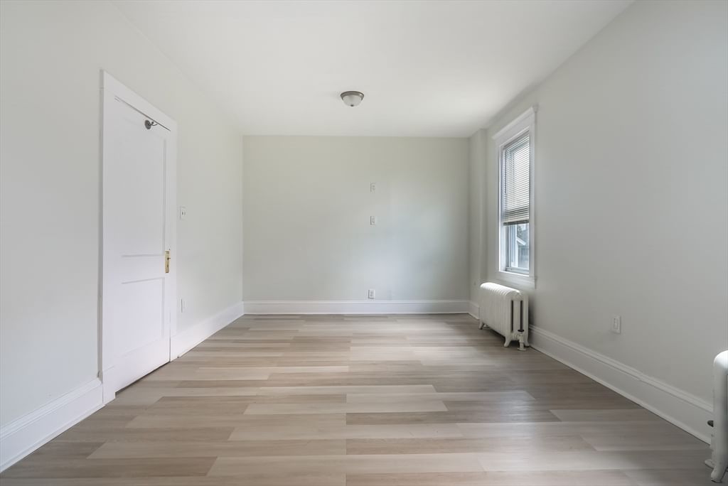 58 Oaklawn St New Bedford — Photo 14 of 17