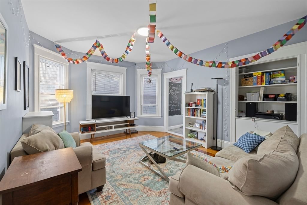 63 Coolidge Rd Boston — Photo 2 of 36