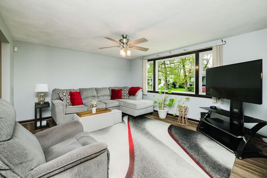 107 Alandale Ave Brockton — Photo 3 of 42