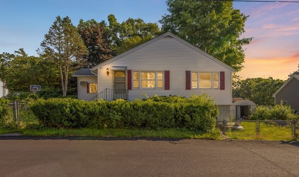Property at 32 Hillcrest Rd, Dracut, MA 01826