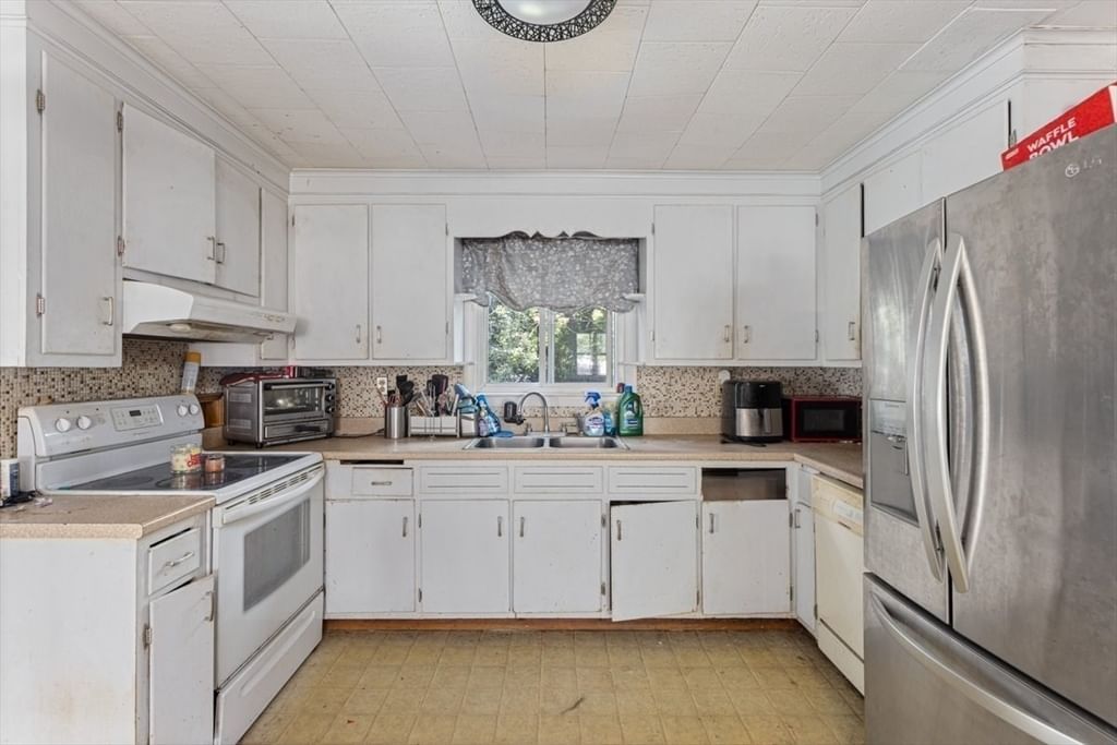 32 Hillcrest Rd Dracut — Photo 8 of 24