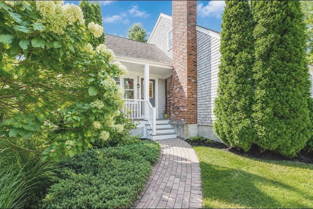 96 Bay State Cir Hanson — Photo 3 of 38