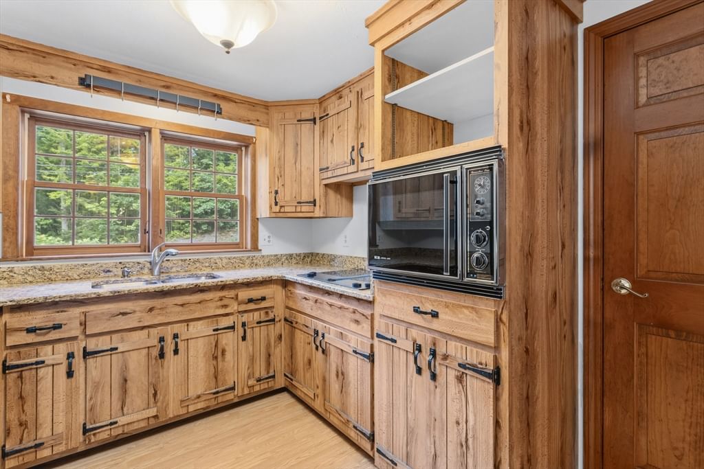 34 Old Milford Rd, Amherst, NH 03031 photo 2