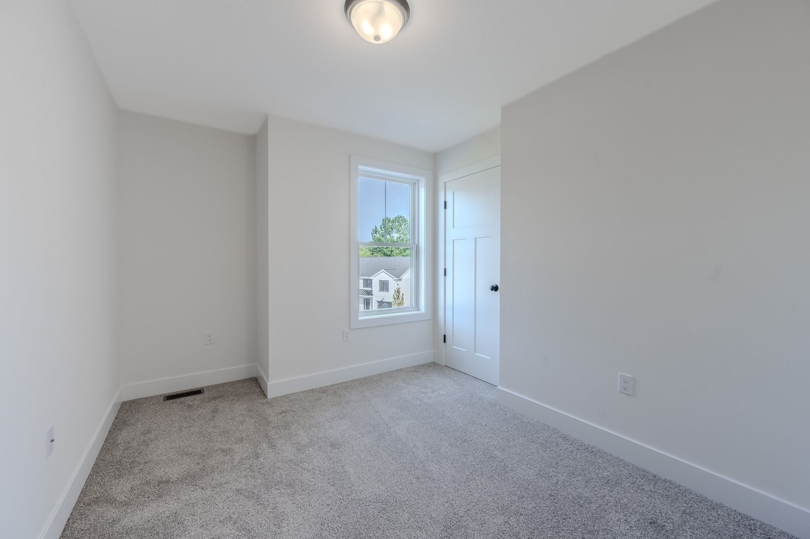 112 Genest St #16 Dracut — Photo 16 of 18
