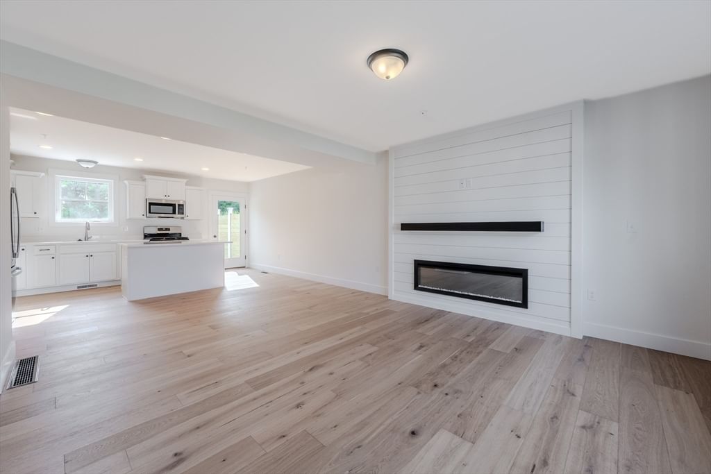 112 Genest St #16 Dracut — Photo 7 of 15