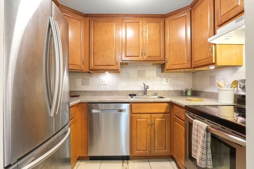 108 Norton Ave #17 Easton — Photo 8 of 32