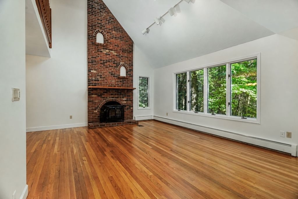 3 Sargent Rd Bolton — Photo 2 of 42